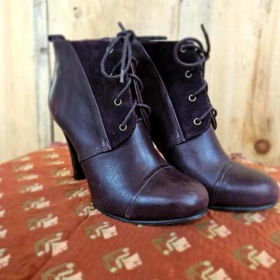 L.L. Botas de Tacón Bean Cuero y Gamuza Tacón 3.5" Con Cordones Borgoña 7.5M Foto 1 de 4