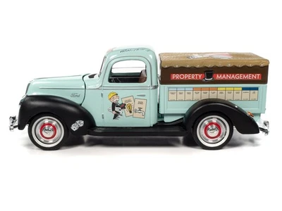 AMERICAN MUSCLE, Camion FORD 1940 MONOPOLY verde e nero, 1/18,  AMMAWSS138 - Immagine 1 di 4