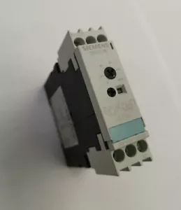 Relé de una sola vez con retardo de encendido Siemens 3RP1527-1EM30, 90 - 240 V CA/CC - Imagen 1 de 5