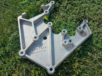 Ford Mustang Cobra 1996-1998 4,6 L Vortech soporte de montaje delantero supercargador 4 V Foto 1 de 4