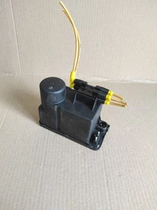 MERCEDES W124 E200 CENTRAL LOCKING VACUUM PUMP 1248000948 0132006326 - Picture 1 of 4
