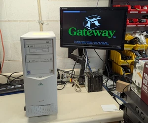 Gateway Performance Pentium III Windows 98 Gaming PC RETRO w Keyboard/mouse - Picture 1 of 9