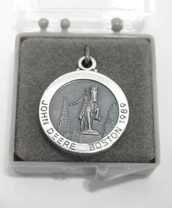 Vintage John Deere 1989 Boston Anhänger Sterling Paul Revere Charm O.C. Tanner - Bild 1 von 5
