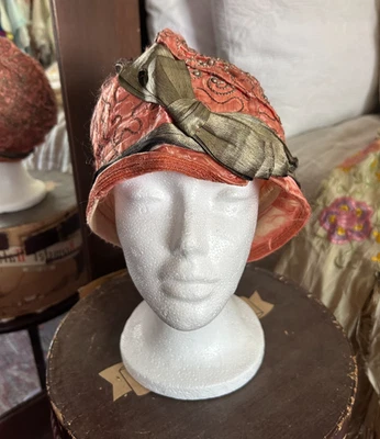 Antique 1920s Cloche Hat: Silk & Metal Bead Embroidery Rare, Flapper Roaring 20s - Image 1 of 4