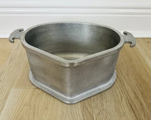 Vintage Guardian Service Triangle Pot Hammered Aluminum 9 Inch - Picture 1 of 9