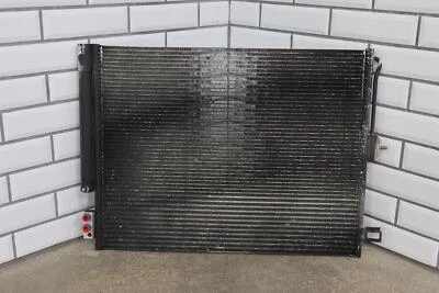 Condensador de aire acondicionado 11-22 Jeep Grand Cherokee 6,4 L SRT AC (55038003AG) Foto 1 de 4