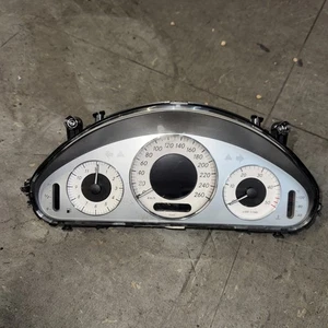 Cuadro de instrumentos velocímetro mercedes clase e w211 s211 a2115406248 avantgarde - Imagen 1 de 4