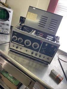 B And K Television Analyst Model 1076 Powers On Vintage USA TESTED - Bild 1 von 9