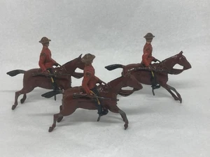 Canadian Mounted Police By Britains (N Yel 533) All Horses Bent Legs - Imagen 1 de 13