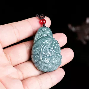Collar colgante de pavo real de jadeíta de Myanmar amuleto tallado en jade birmano de lujo - Imagen 1 de 5