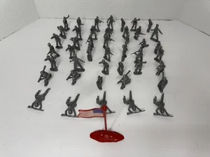 43 Vintage Plastik Soldaten US Army Herren verschiedene Posen mit Flagge - Bild 1 von 6