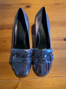 scarpe mocassino con frange, in similpelle argento tacco 5,5. Nuove  - Foto 1 di 6