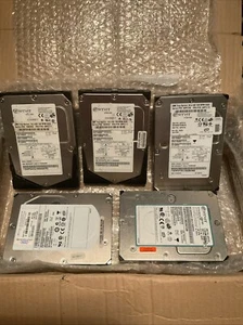 Lotto 5 pz hdd Ultra Wide SCSI 3,5" come da foto - Foto 1 di 6