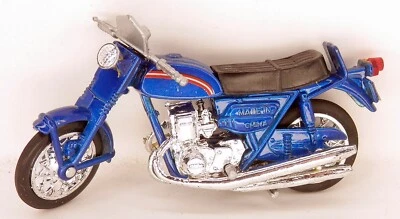 Yatming Suzuki GT-750 Blue Motorcycle #1333 - About 1:26 Scale - Image 1 of 2