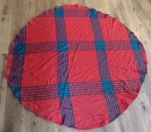 Vintage Christmas Plaid Red, Green And Gold Round 57" Tablecloth - Bild 1 von 2