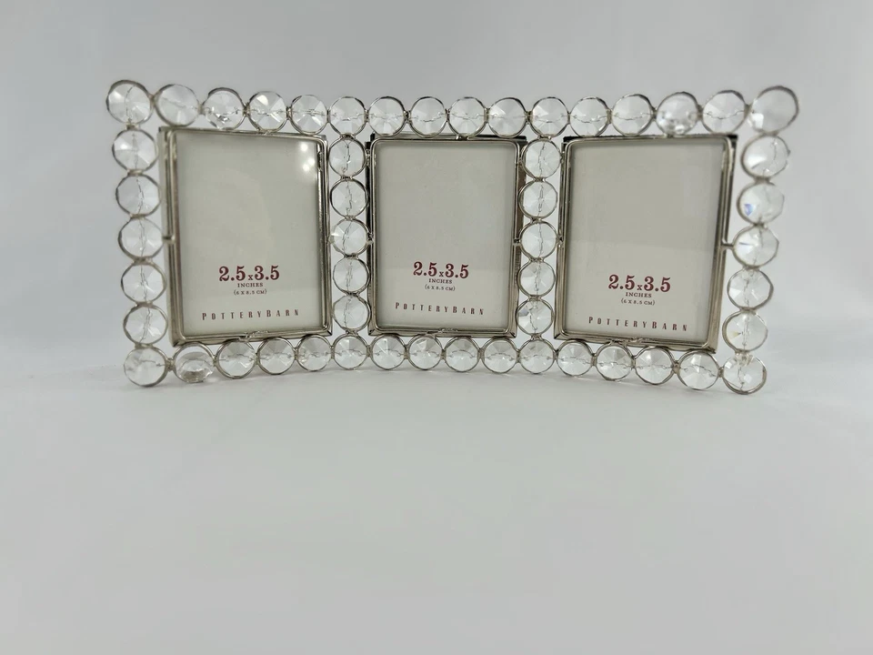 Marco de ventana múltiple con cuentas de cristal de granero de cerámica retirado Foto 1 de 1