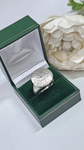 Anello Modernariato Pesante Argento Sterling Martellato Misura L 1/2 26g Punzonato  - Foto 1 di 9