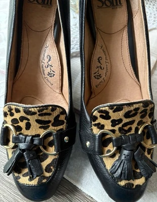 Mocassim de borla com estampa de leopardo Sofft de couro preto tamanho 9, ótimo estado - Imagem 1 de 4