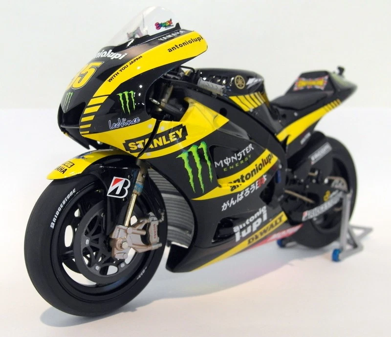 MINICHAMPS Yamaha YZR-M1 Contemporary Manufacture Diecast