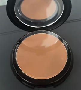 Avon Fmg Cashmere Complexion Compact Powder Foundation W180 New Boxed - Picture 1 of 5