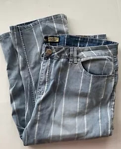 Suzanne Betro Jeans Capris Crop Women's Size 18 Blue White Stripe Stretch Denim - Picture 1 of 7
