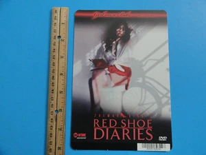 DIARIOS DE ZAPATOS ROJOS NIÑA EN UNA BICICLETA - TARJETA DE RESPALDO DE VIDEO DE GRAN ÉXITO 5"X8" - Imagen 1 de 3