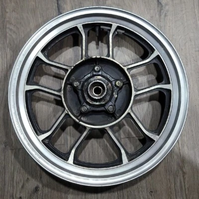 Llanta trasera con neumático 16 pulgadas para Honda VT500 Shadow 1985 y más Foto 1 de 4