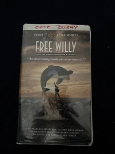 Free Willy VHS 1993 Clamshell Warner Brothers Family Entertainment - Picture 1 of 2