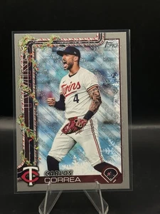 2025 Topps Holiday - Brillo metálico Carlos Correa #H175 Minnesota Twins - Imagen 1 de 2