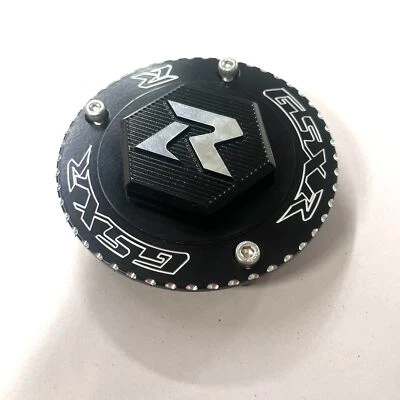 VENDA DEFEITUOSA TAMPA DE GÁS 3D GRAVADA EM PRETO 06-20 SUZUKI GSXR600/750 05-20 GSXR1000 - Imagem 1 de 4