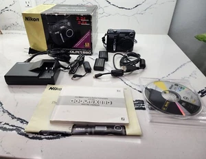 Nikon Coolpix 880 3.3 MP 2.5 Zoom Digital Camera With Accessories - Picture 1 of 5