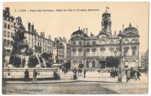 LYON (69) Place des Terreaux Town Hall Fontaine Bartholdi animated postcard ~1910 - Picture 1 of 2