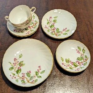 Vintage Floral Romance Starter Set | Teller, Schüsseln, Teetassen & Untertassen (je 2) - Bild 1 von 11