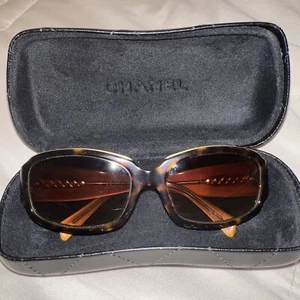 Chanel 5144 Tortoise Sunglasses (1990) - Picture 1 of 8