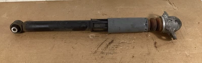 Amortiguador trasero izquierdo y derecho Audi A3 2015-2016 5Q0512011 OEM. Foto 1 de 4