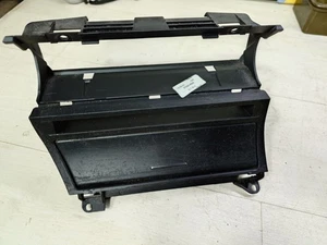 BMW E46 Ablagefach Mittelkonsole Funktionsträge Aschenbecher Fach Ablage 8268887 - Bild 1 von 5