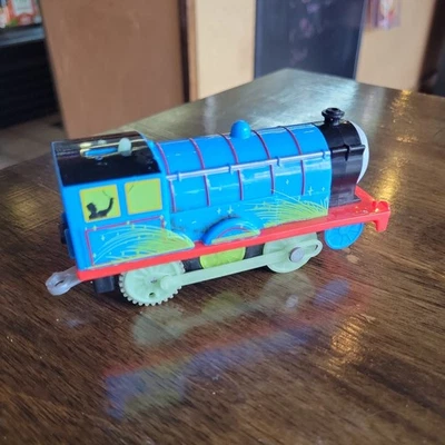 Tren motorizado EDWARD Trackmaster Thomas & Friends Thomas 2013 brilla en la oscuridad Foto 1 de 4