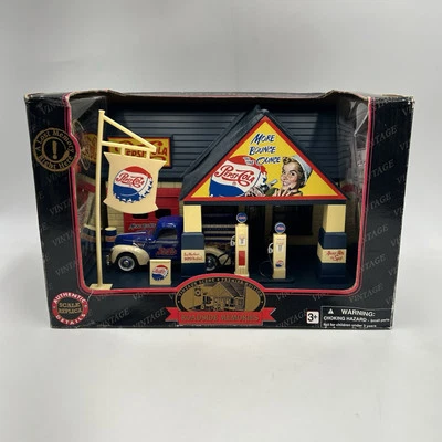 Gasolinera Pepsi Cola Roadside Memories Escena de Colección Edición Premier Coleccionista Foto 1 de 4