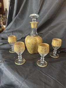 paden city spring orchard Gold Encrusted Decanter With 4 Small Glasses - Picture 1 of 13