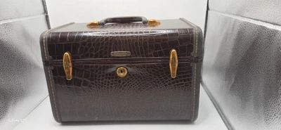 VINTAGE SAMSONITE SHWAYDER BROS. STYLE #4112 FAUX ALLIGATOR TRAIN CASE - Image 1 of 4
