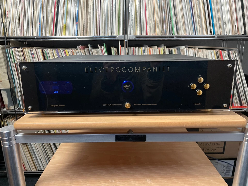 ELECTROCOMPANIET ECI 4 Vollverstärker. Bitte, lesen. - Bild 1 von 4