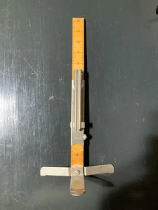 Vintage Pin It Skirt Marker Ruler - Adjustable Mount 20"  Seamstress Hem - Picture 1 of 3