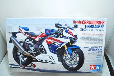 K25070329 TAMIYA 1/12 Honda CBR1000RR-R Fireblade SP 30th Anniversary with - Immagine 1 di 3