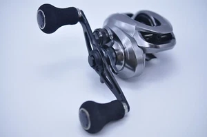 2017 Shimano Chronarch MGL 150HG 7.1:1 Gear Right BaitCasting Reel Excellent - Picture 1 of 11