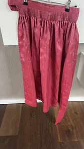 Tolle Schürze Dirndl ✨ Gottseidank ✨ Gr. 40 auch 38 und 42 pink rot glänzend - Bild 1 von 5