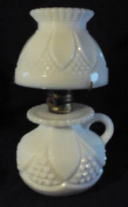 Miniature oil lamp Tulip and cane by Imperial white milk glass - Picture 1 of 5