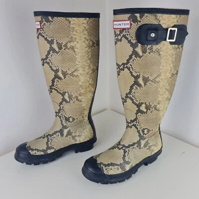 Botas de lluvia Hunter con estampado de serpiente de goma para mujer talla 5 Foto 1 de 4
