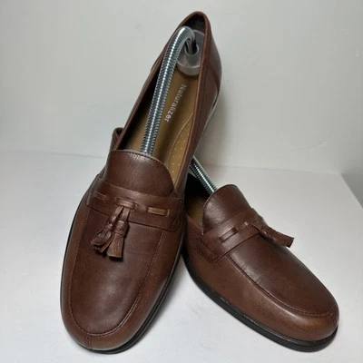 Naturalizer Women’s Loafers Size 10N Brown Leather Tassel Round Toe Classic EUC - Image 1 of 4