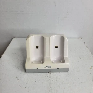 Estación de carga Nyko 87000-A50 Wii Remote Base de carga Wiimote - Imagen 1 de 2