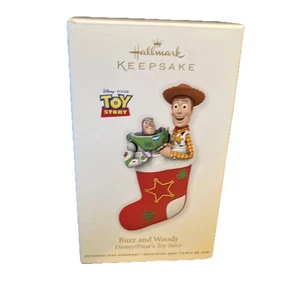 Hallmark Toy Story Buzz and Woody im Strumpf Weihnachtsschmuck 2011 NEU - Bild 1 von 5
